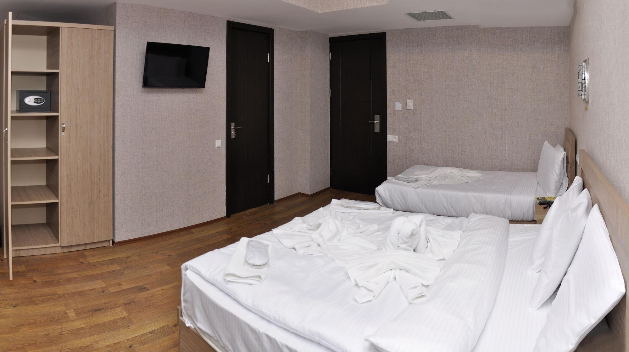 L Plaza Hotel 트빌리시 외부 사진