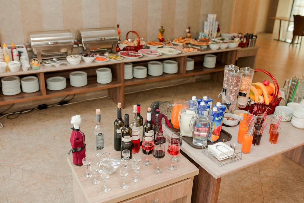 L Plaza Hotel 트빌리시 외부 사진