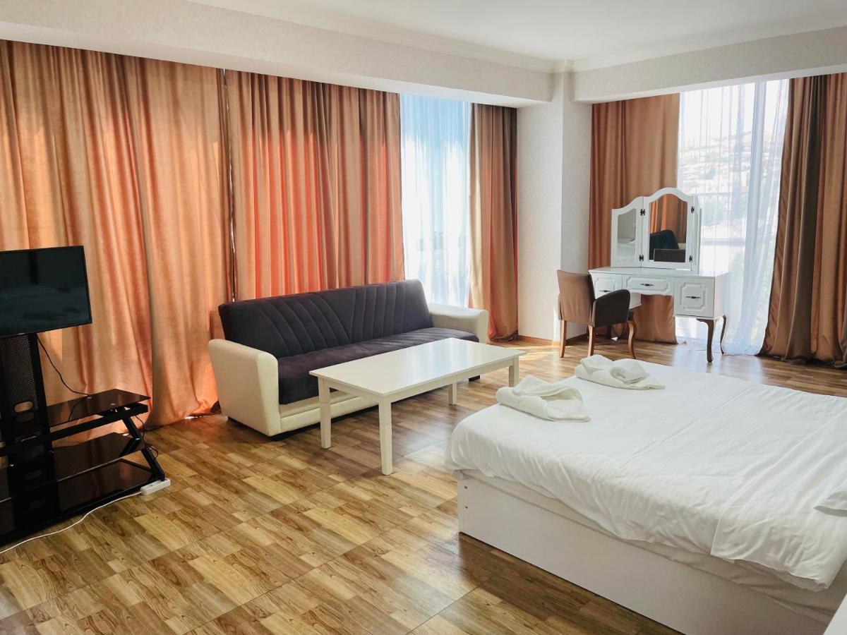 L Plaza Hotel 트빌리시 외부 사진
