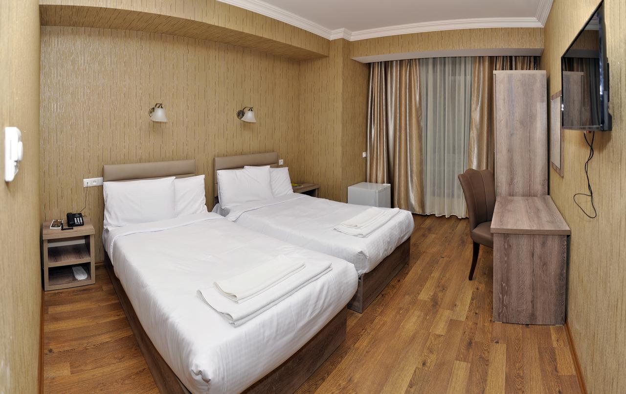 L Plaza Hotel 트빌리시 외부 사진