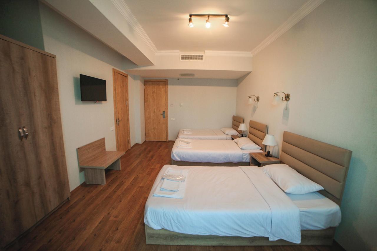L Plaza Hotel 트빌리시 외부 사진