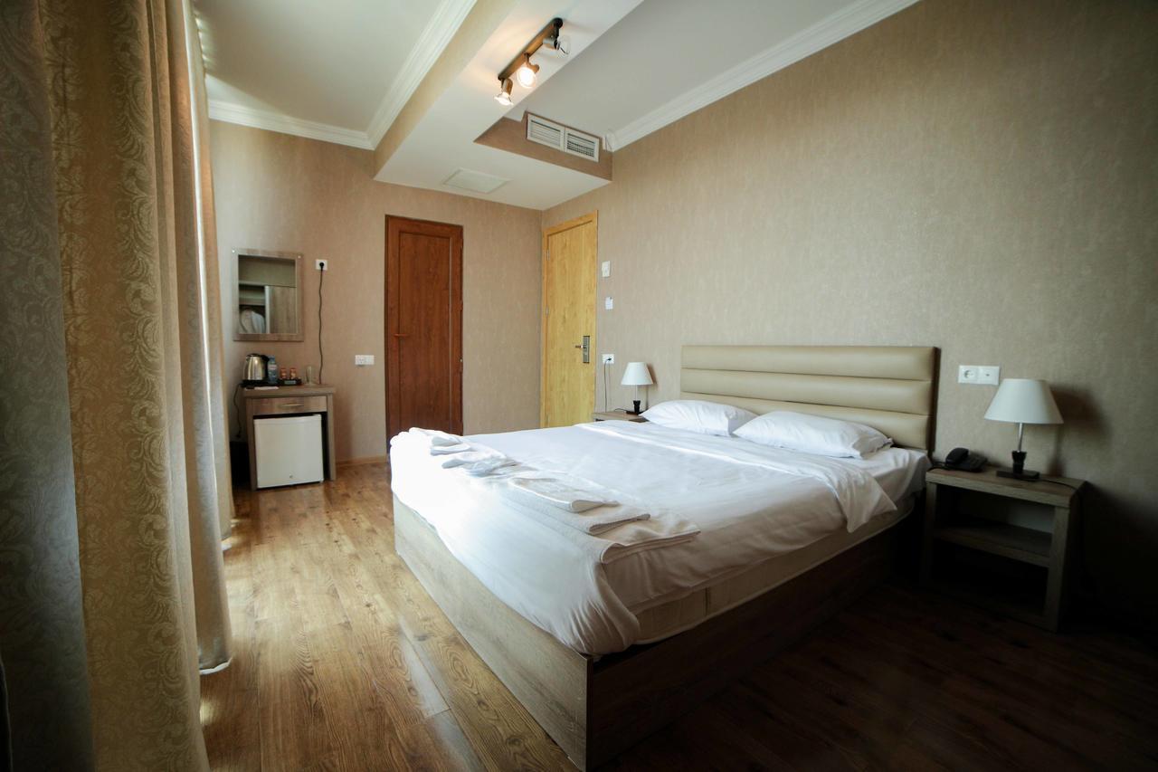 L Plaza Hotel 트빌리시 외부 사진