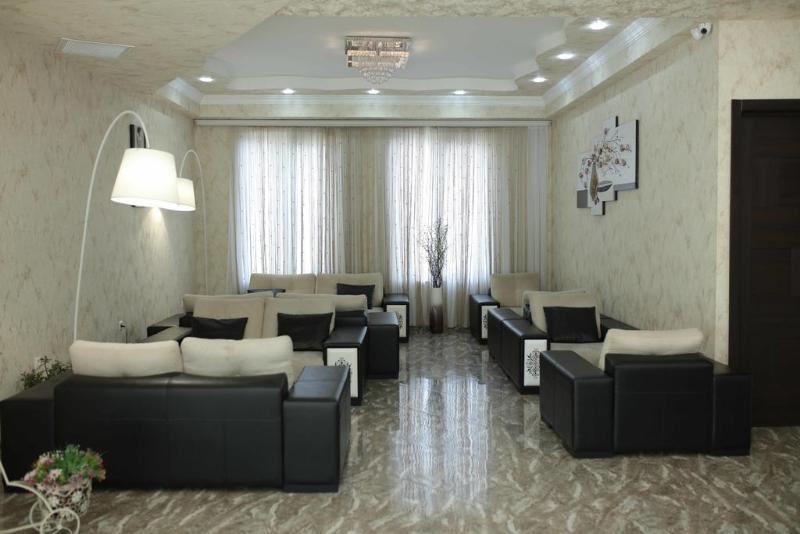 L Plaza Hotel 트빌리시 외부 사진