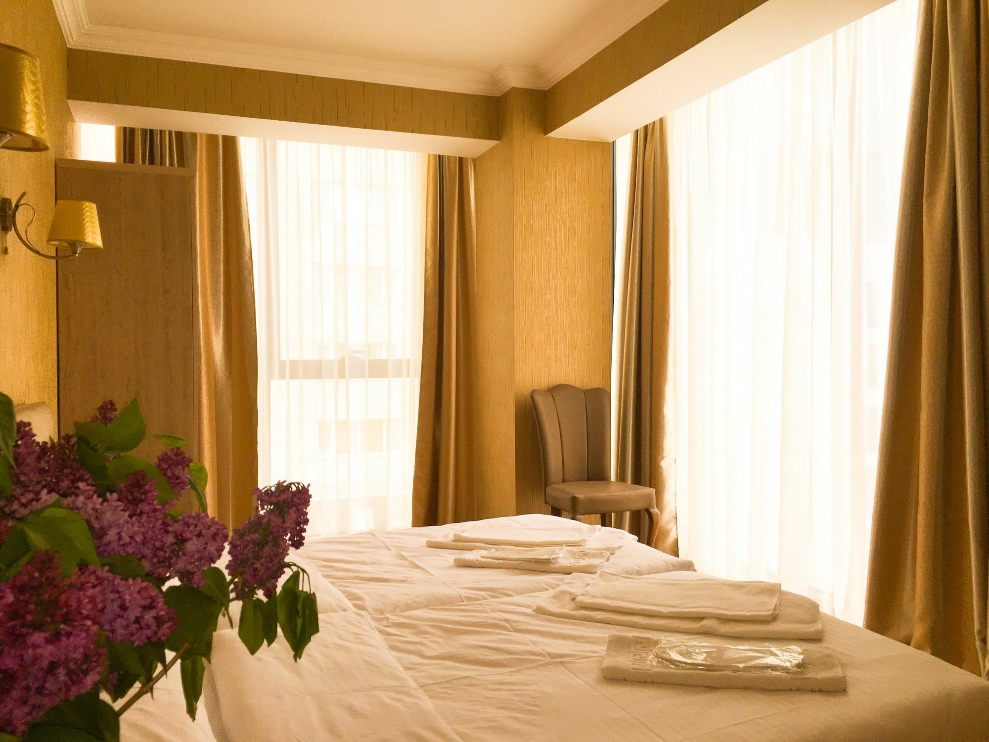 L Plaza Hotel 트빌리시 외부 사진