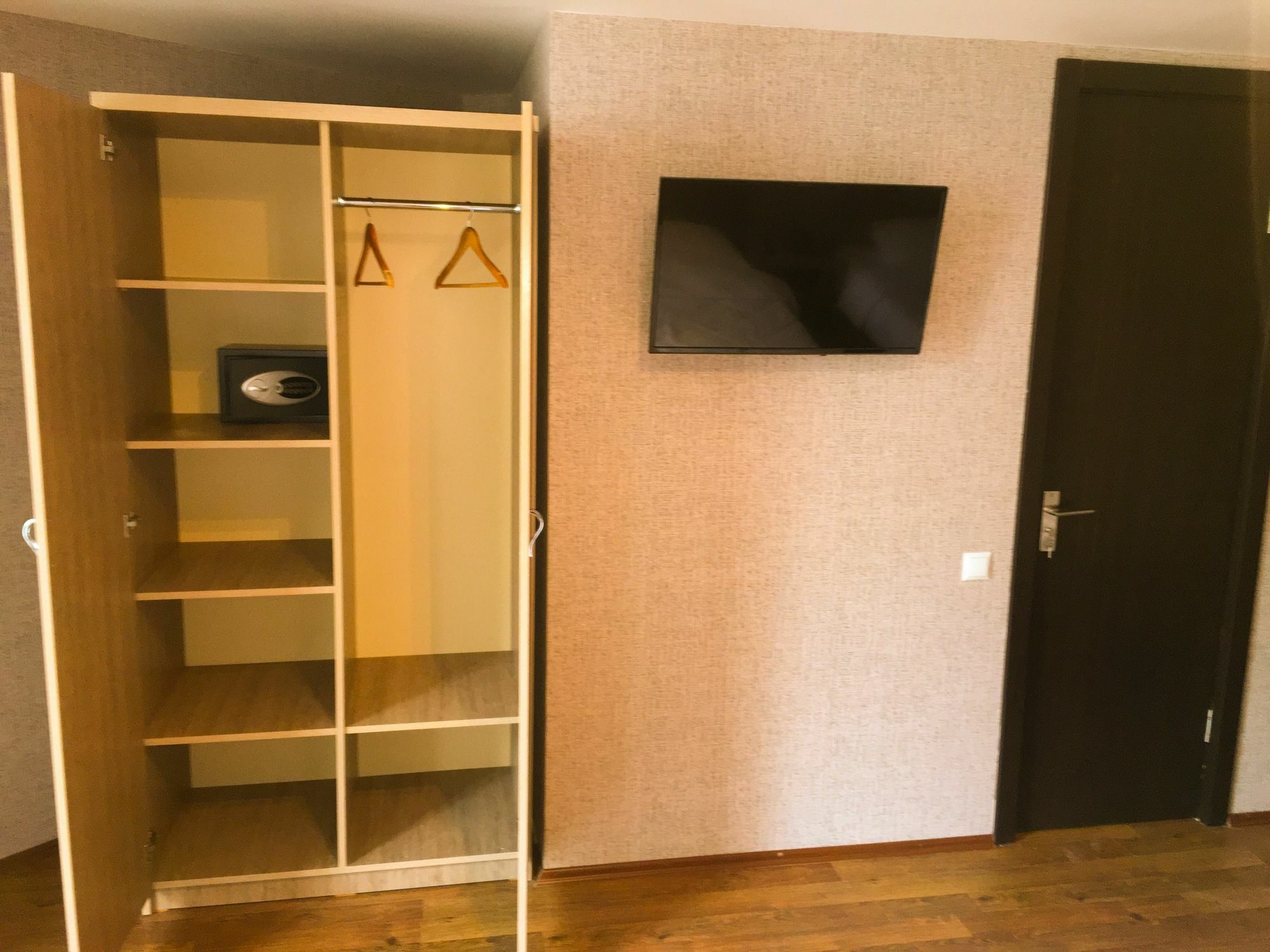 L Plaza Hotel 트빌리시 외부 사진