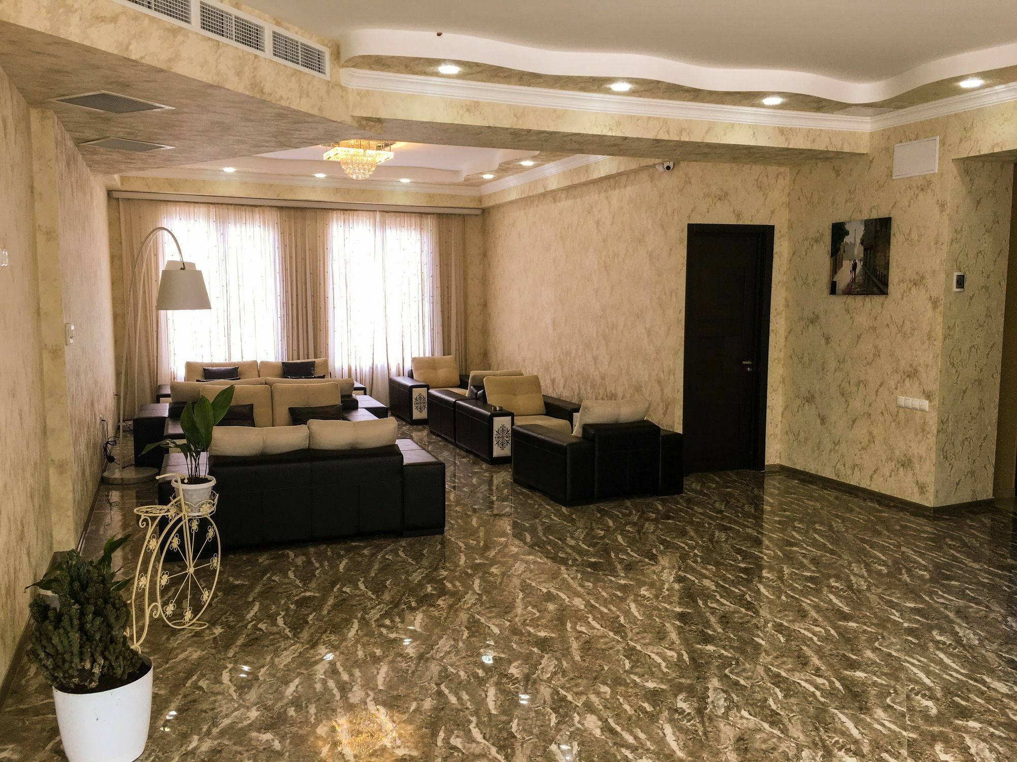 L Plaza Hotel 트빌리시 외부 사진
